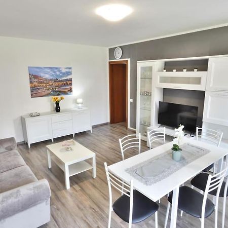 Welcome House Desenzano Center Apartman Desenzano del Garda Kültér fotó