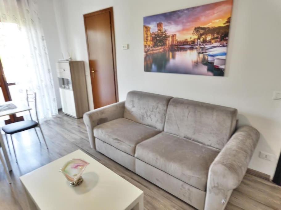 Welcome House Desenzano Center Apartman Desenzano del Garda Kültér fotó