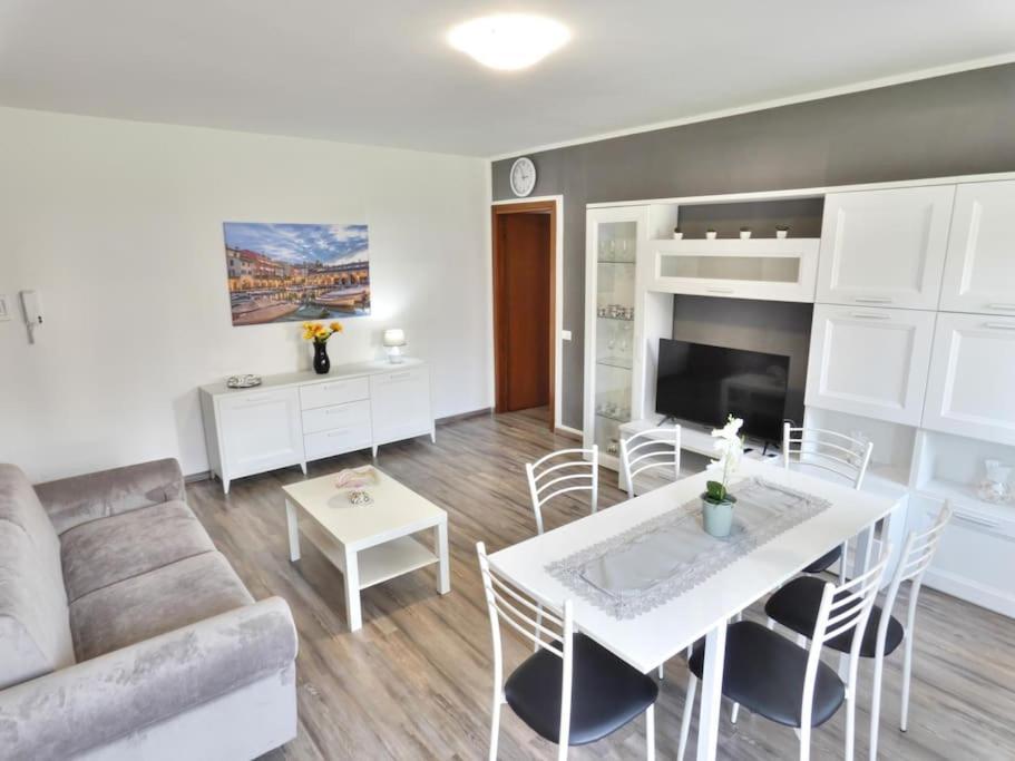 Welcome House Desenzano Center Apartman Desenzano del Garda Kültér fotó