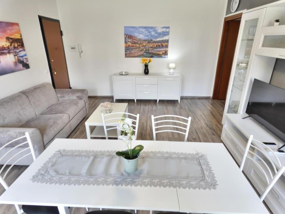 Welcome House Desenzano Center Apartman Desenzano del Garda Kültér fotó